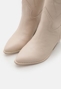 Madden Girl ARIZONA - Μπότες cowboy/Biker - bone paris