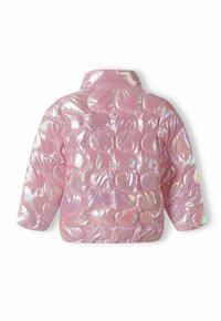 Veste en duvet rose en matériau brillant et iridescent. Avec un motif matelassé, des panneaux ronds et un col. Conçue pour tenir chaud.