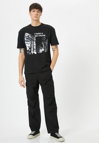 Koton POCKET PARACHUTE  - Cargobyxor - black