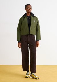 Carhartt WIP NEWKIRK JACKET - Lichte jas - office green