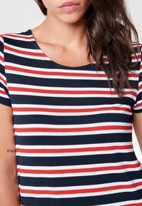 ONLY ONLBERA BACK LACE UP DRESS - Jersey dress - beige/blue/red