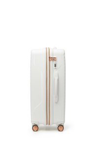 Hartschalenkoffer in Weiß mit roségoldenen Reißverschlüssen, einer strukturierten Oberfläche, einem seitlichen Griff und vier drehbaren Rollen für einfache Mobilität.