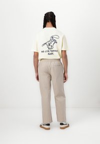 Thumbnail Image 4