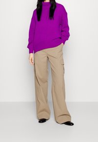 FTC Cashmere Stickad tröja - purple