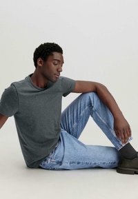 hessnatur REGULAR  - T-shirt basic - anthrazit