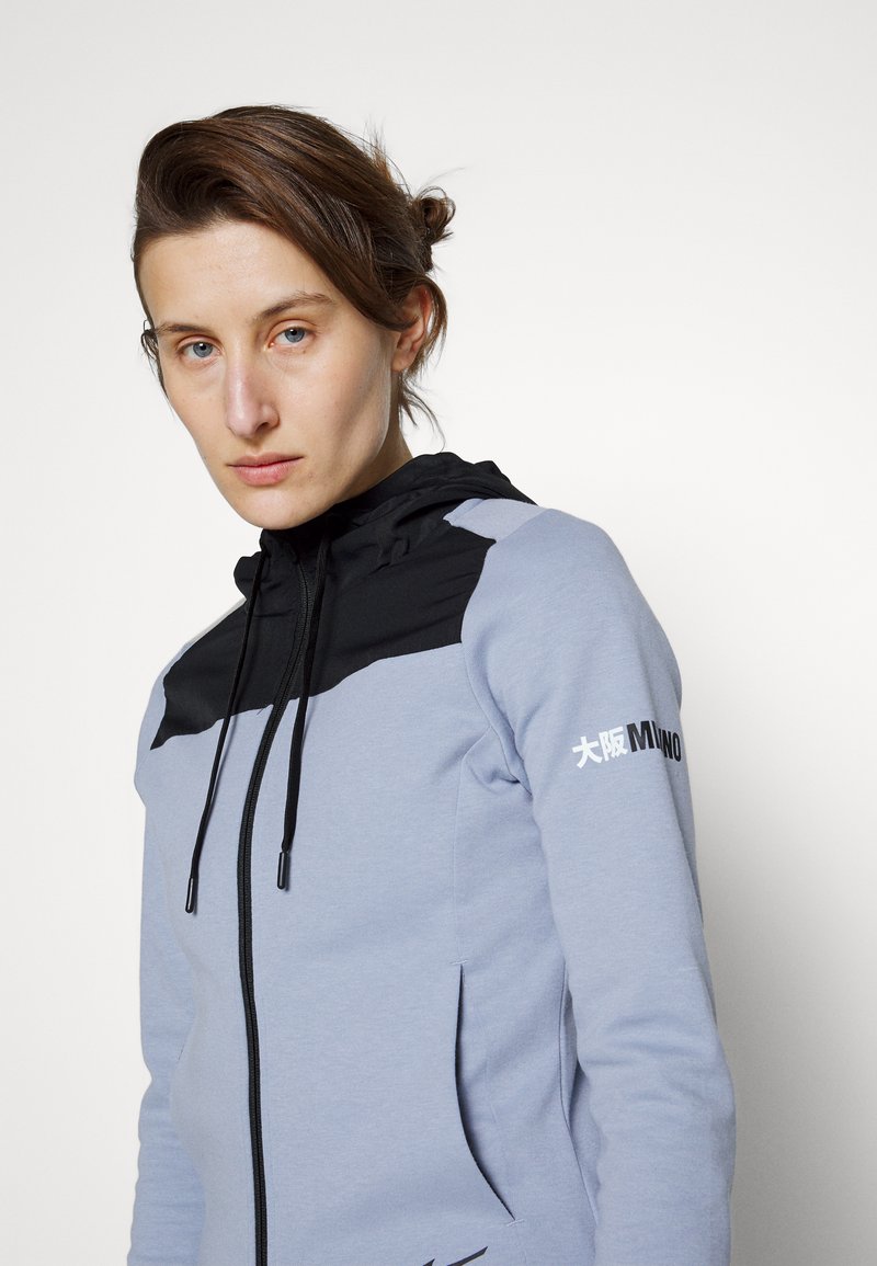Damen Sportbekleidung | Mizuno ATHLETIC JACKET Trainingsjacke blue blizzard/blau - JN30841 Damen Sportbekleidung | Mizuno ATHLETIC JACKET Trainingsjacke blue blizzard/blau - JN30841
