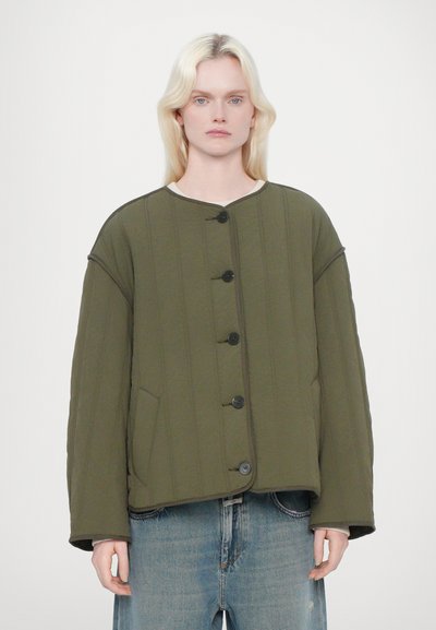 CLOSED QUILTED JACKET - Mezisezónní bunda  - forest green