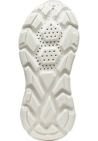 Suola di gomma bianca per sneaker con un design di battistrada distintivo, caratterizzato da ritagli esagonali e accenti testurizzati per una migliore aderenza.