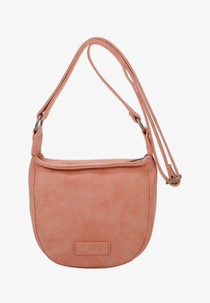 Pfirsichfarbene Kunstledertasche mit strukturierter Oberfläche, geschwungener Form, verstellbarem Schultergurt und Reißverschluss oben.