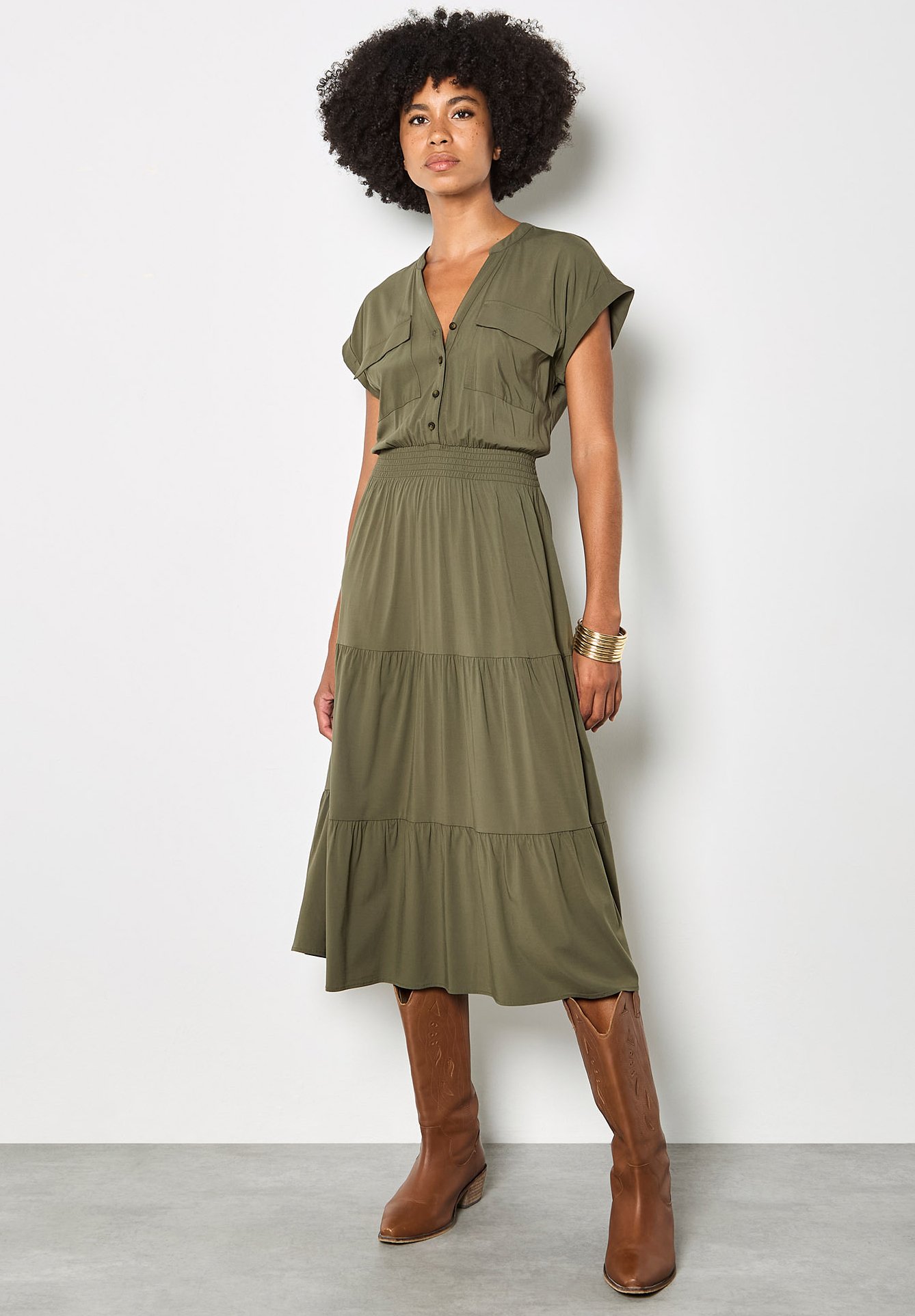 Apricot TIERED UTILITY MIDAXI - Shirt dress - khaki - Zalando