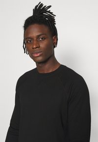 Denim Project BASIC CREW - Camisola - black