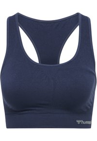 Granatowy stanik sportowy z dekoltem w serek i wycięciem na plecach. Wykonany z miękkiego materiału elastycznego z prążkowaną fakturą i akcentem logo na dole.