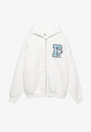 Witte hoodie met ritssluiting, gemaakt van een katoenmix, met een blauw grafisch ontwerp met de letter "P" en een karakterillustratie aan de linkerkant.