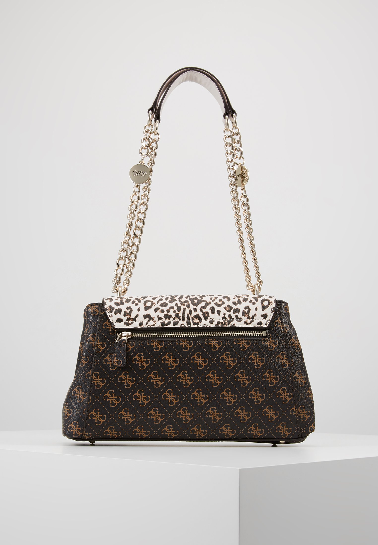 Guess LORENNA SHOULDER BAG Håndveske brown Zalando.no Guess LORENNA SHOULDER BAG Håndveske whitehvit Zalando.no