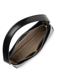 Sac à main en cuir noir avec une finition lisse, fermeture éclair, et intérieur en tissu beige présentant des poches. Poignée unique robuste pour le transport.