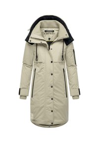 Beige lange jas met zwarte accenten, voorzien van een gewatteerde kraag, knopen aan de voorkant en twee ritszakken aan de zijkant. Zachte stof met verstelbare manchetten.
