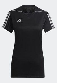 Camiseta atlética negra hecha de un tejido suave y que absorbe la humedad. Presenta rayas blancas de Adidas en los hombros y un diseño de cuello en V.