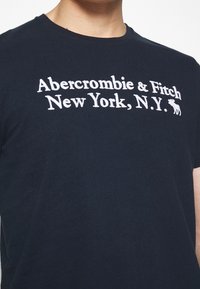 Abercrombie & Fitch Camiseta estampada - dark blue