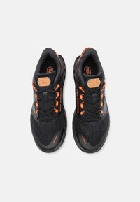 New Balance FRESH FOAM GAROÉ - Trail tekaški čevlji - black