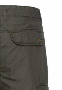 camel active REGULAR FIT 3/4 - Shorts - leaf green