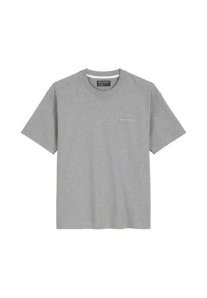 T-shirt en coton gris avec un col rond et des manches courtes. Présente un petit logo sur la poitrine gauche, un design minimaliste et une texture douce.
