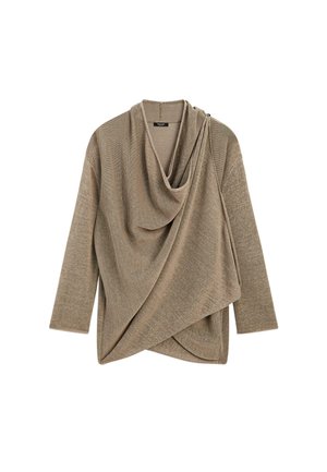 Beige langarmige gebreide cardigan met asymmetrische gedrapeerde voorkant en gelaagd stofontwerp.