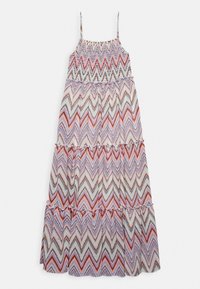 Maxikleid mit Spaghettiträgern, das ein Zickzackmuster in Pastellfarben und einen gestuften Saum aufweist, gefertigt aus leichtem Stoff.