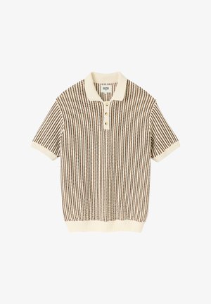 Polo en maille à manches courtes avec rayures verticales marron et crème, col, poignets et ourlet côtelés, et patte de boutonnage à trois boutons.