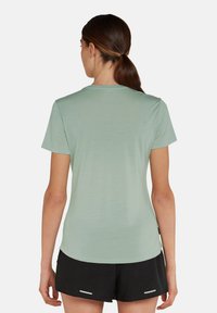 icebreaker WOMEN SPHERE SCOOP TEE - T-shirt - bas - moss