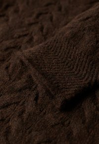 Superdry & Co LIGHTWEIGHT CABLE ROLL NECK - Jersey de punto - dark brown twist