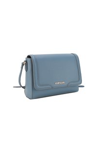 Borsa a tracolla in ecopelle blu con chiusura a patta e logo dorato. Presenta dettagli in cucitura e una tracolla staccabile.