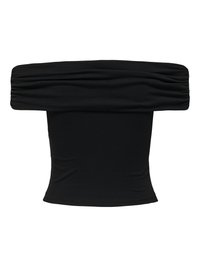 Čierny crop top s odhalenými ramenami, s nariaseným elastickým výstrihom a priliehavým strihom, navrhnutý pre pohodlné a štýlové nosenie.