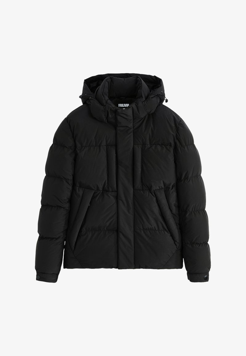 Doudoune noire avec capuche, présentant un design matelassé, une fermeture éclair à l'avant et des poches latérales. Fabriquée en matériau synthétique avec une finition mate.