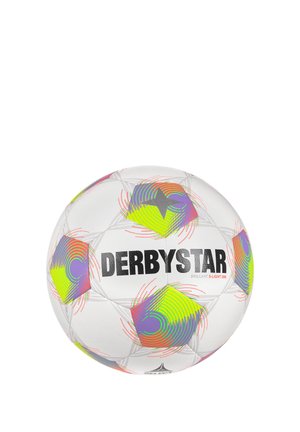 Pallone da calcio bianco con motivi geometrici colorati e la parola "DERBYSTAR" stampata in lettere nere in grassetto.