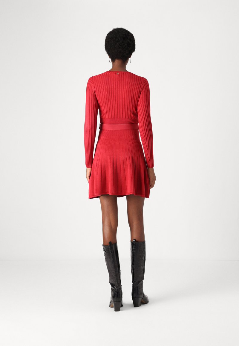 Guess PLEATED - Jumper dress - siren red/light red - Zalando.ie