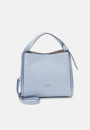 KNOTT EMBOSSED MEDIUM CROSSBODY TOTE - Bolso de mano - north star