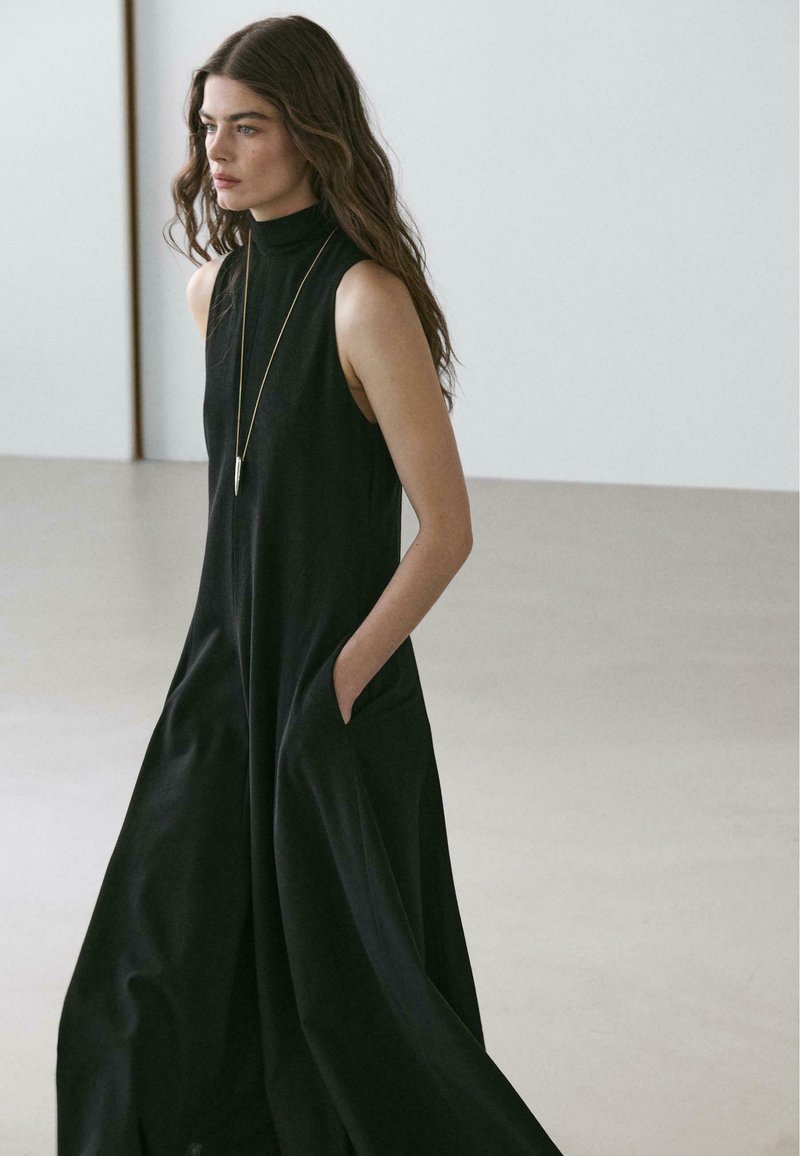 Pleated Dress Nuisette Robe Massimo Dutti Soldes Massimo Dutti HALTER NECK  WITH TIE DETAIL Robe Longue
