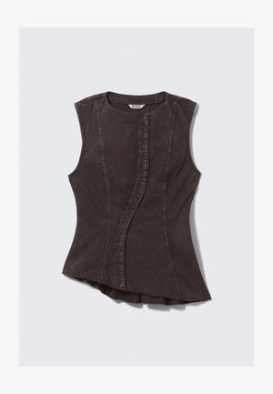 Top din denim negru, fără mâneci, cu detalii ale cusăturilor curbe, decolteu rotund și tiv asimetric. Textură moale cu un finisaj ușor decolorat.