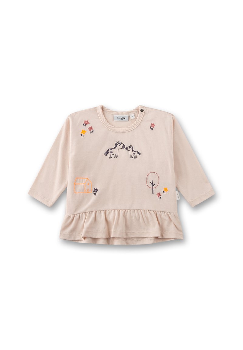 Helles rosa Langarmshirt mit gerüschtem Saum, das bestickte Pferde, Blumen, einen Baum und ein Haus in verschiedenen Farben zeigt.