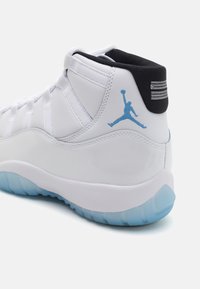 Jordan AIR JORDAN 11 RETRO - Magas szárú sneakerek - white/legend blue/black