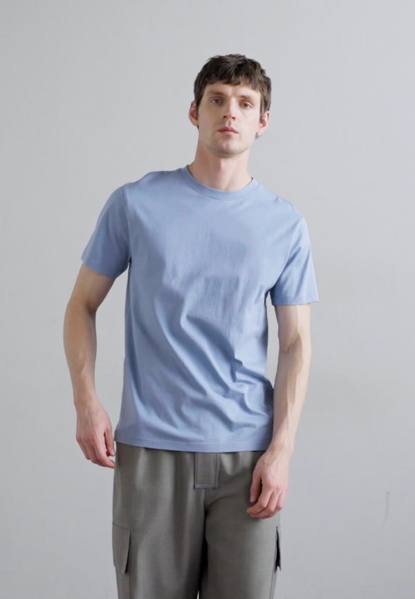 Basic T-shirt - rain washed2