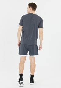 Endurance Dubbla shorts - ombre blue