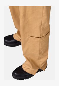 Unausgewählt, camel