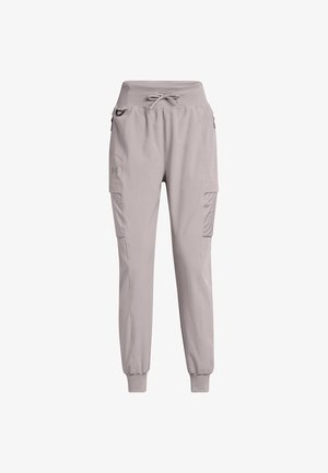 Pantalones cargo gris claro con cintura ajustable, puños elásticos, dos bolsillos laterales y un acento de logotipo en la cadera izquierda. Fabricados en una tela suave.
