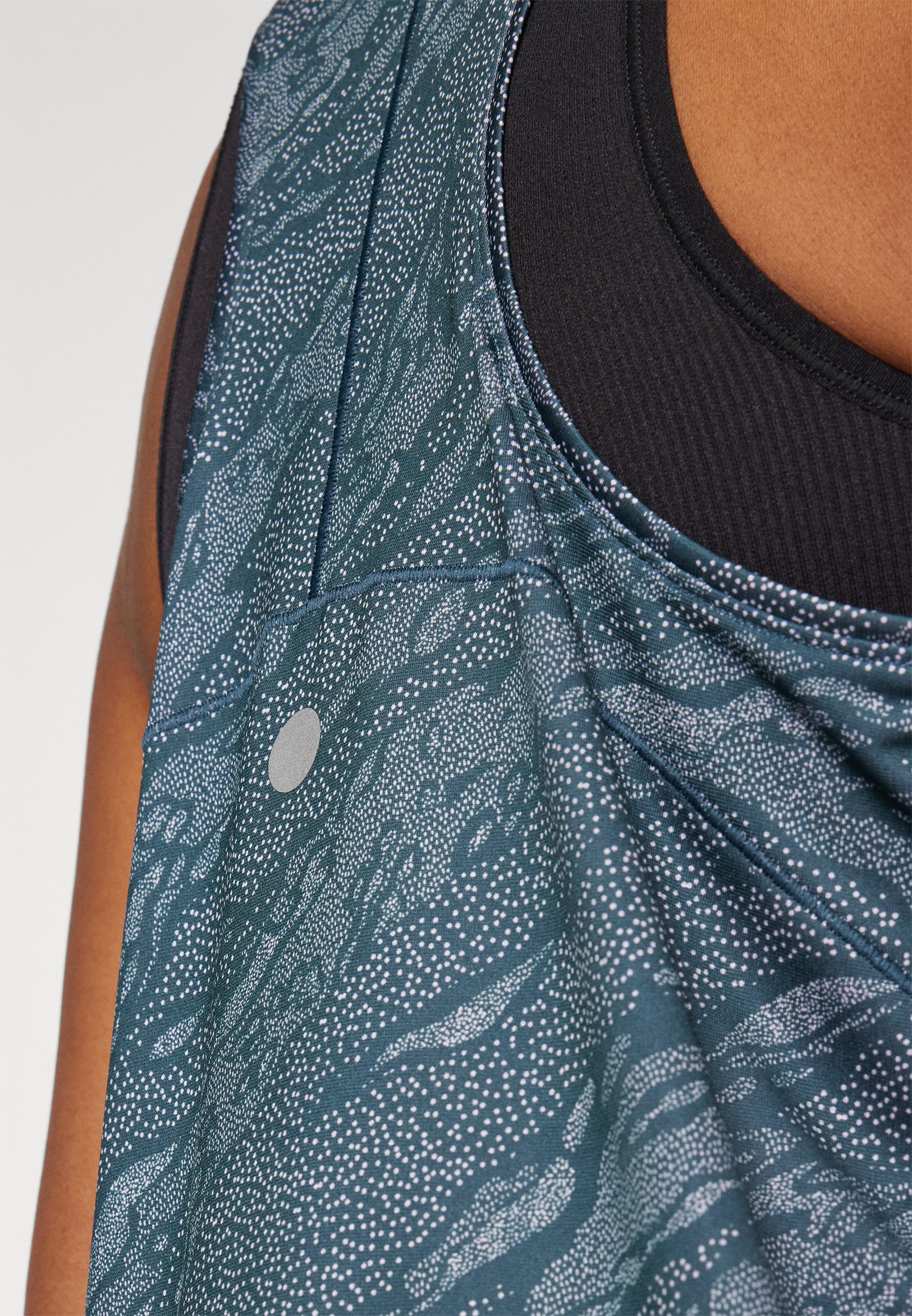 売れ筋商品|||アシックス Tシャツ レディース トップス ROAD ALL OVER TANK - Top - saxon green/light ube ROAD TANK | Saxon Green | T-Shirts & Tops | ASICS