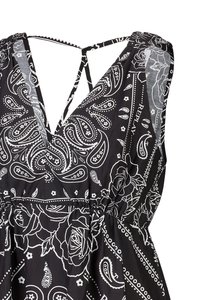 Schwarzes Kleid aus Stoff mit weißen Paisley- und Blumenmustern, tiefem V-Ausschnitt, verstellbaren Trägern und gerafftem Taillenbund.