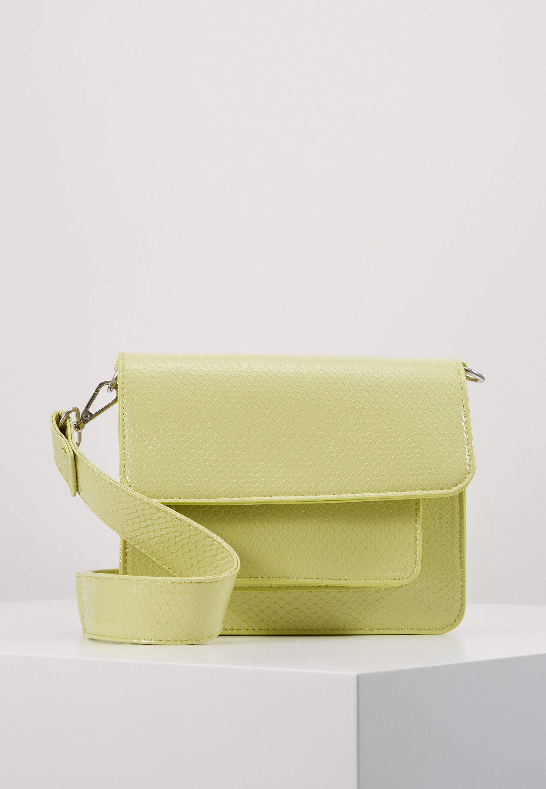 HVISK CAYMAN POCKET BOA Skulderveske green Zalando.no Green Cayman Pocket Vesker | Hvisk | Skuldervesker | Miinto.no