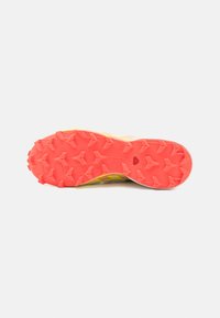 Salomon SPEEDCROSS 6 GTX - Běžecké boty do terénu - hazelnut/safety yellow/fiery coral