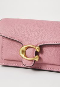 COACH TABBY BAG 12 - Kézitáska - true pink