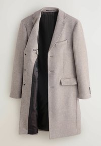 Jasnoszary płaszcz wełniany z wyłogami, dwoma przednimi kieszeniami, jedną kieszenią na piersi oraz czarną pikowaną podszewką.
